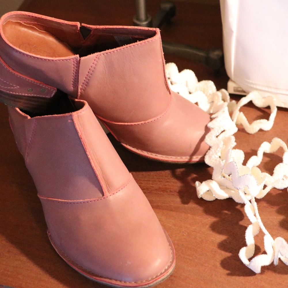 Sergio Tomani rose colored, leather, mules/clogs